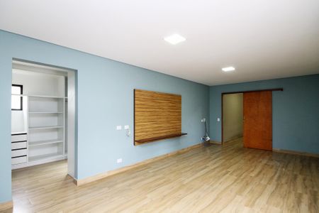 Casa de condomínio para alugar com 340m², 4 quartos e 8 vagasSuíte 2