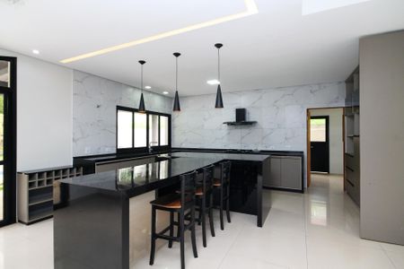 Casa de condomínio para alugar com 340m², 4 quartos e 8 vagasCozinha Americana