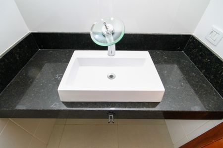 Casa de condomínio para alugar com 340m², 4 quartos e 8 vagasBanheiro Suíte 3