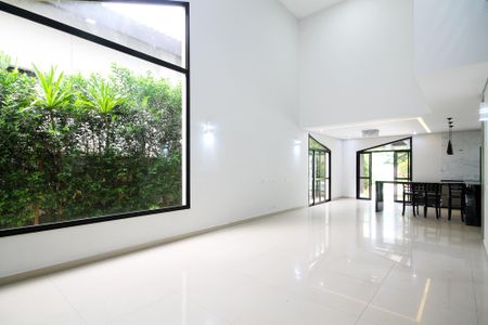 Casa de condomínio para alugar com 340m², 4 quartos e 8 vagasSala