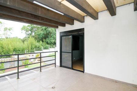 Casa de condomínio para alugar com 340m², 4 quartos e 8 vagasVaranda Suíte 2