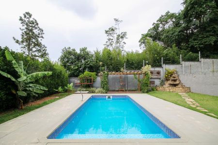 Casa de condomínio para alugar com 340m², 4 quartos e 8 vagasPiscina