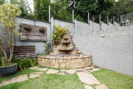 Casa de condomínio para alugar com 340m², 4 quartos e 8 vagasQuintal