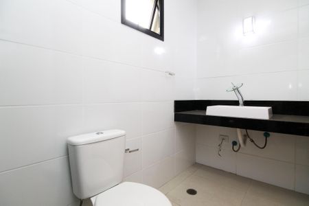 Casa de condomínio para alugar com 340m², 4 quartos e 8 vagasBanheiro Suíte 3