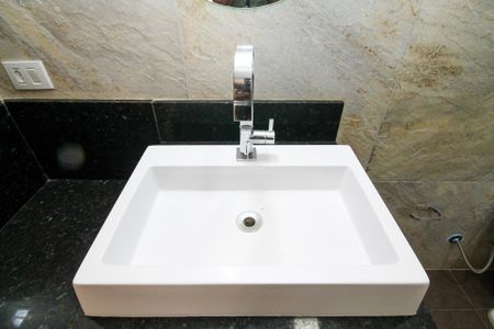 Casa de condomínio para alugar com 340m², 4 quartos e 8 vagasLavabo