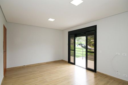 Casa de condomínio para alugar com 340m², 4 quartos e 8 vagasSuíte 4