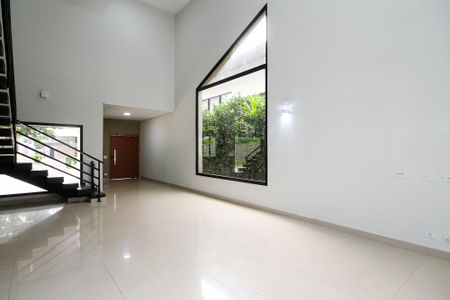 Casa de condomínio para alugar com 340m², 4 quartos e 8 vagasSala