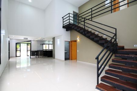 Casa de condomínio para alugar com 340m², 4 quartos e 8 vagasSala