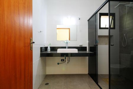 Casa de condomínio para alugar com 340m², 4 quartos e 8 vagasBanheiro Suíte 1
