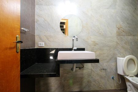 Casa de condomínio para alugar com 340m², 4 quartos e 8 vagasLavabo