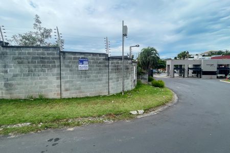Casa de condomínio para alugar com 340m², 4 quartos e 8 vagasPlaca