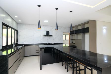 Casa de condomínio para alugar com 340m², 4 quartos e 8 vagasCozinha Americana