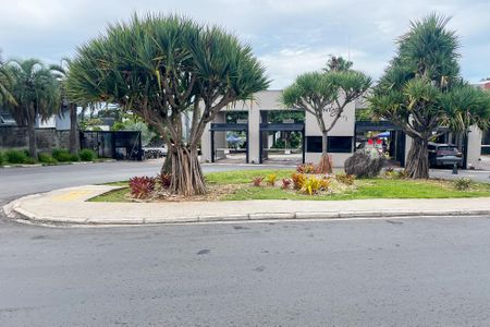 Casa de condomínio para alugar com 340m², 4 quartos e 8 vagasFachada Condominio