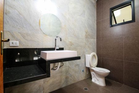 Casa de condomínio para alugar com 340m², 4 quartos e 8 vagasLavabo