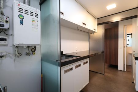 Apartamento à venda com 187m², 3 quartos e 3 vagasÁrea e banheiro de Serviço