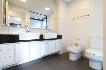 Apartamento à venda com 187m², 3 quartos e 3 vagasBanheiro da Suíte 3