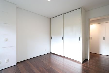 Apartamento à venda com 187m², 3 quartos e 3 vagasSuite 1