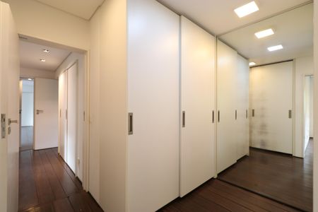 Apartamento à venda com 187m², 3 quartos e 3 vagasCloset 