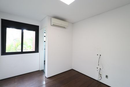 Apartamento à venda com 187m², 3 quartos e 3 vagasSuite 2