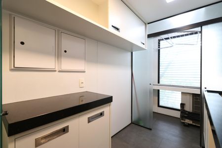 Apartamento à venda com 187m², 3 quartos e 3 vagasÁrea e banheiro de Serviço 