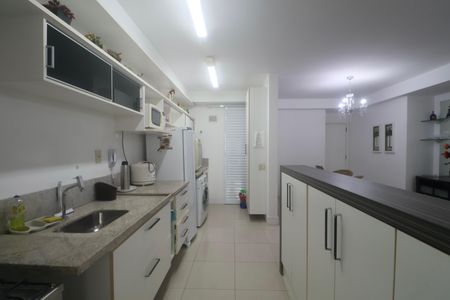 Apartamento para alugar com 97m², 2 quartos e 2 vagas Apartamento para alugar com 97m², 2 quartos e 2 vagasCozinha