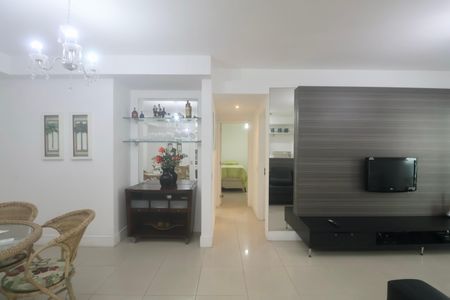 Sala de apartamento para alugar com 2 quartos, 97m² em Vila Alzira, Guarujá