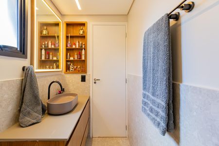 Apartamento à venda com 107m², 2 quartos e 2 vagasBanheiro da Suíte