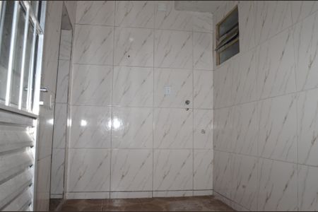 Casa para alugar com 60m², 2 quartos e 1 vagaÁrea de Serviço