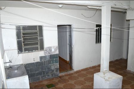Casa para alugar com 60m², 2 quartos e 1 vagaÁrea externa