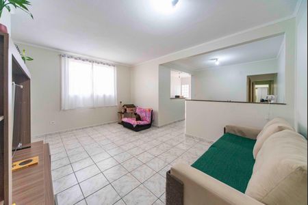 Casa à venda com 115m², 3 quartos e 2 vagasSala