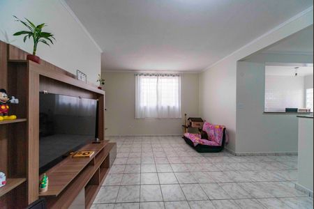 Casa à venda com 115m², 3 quartos e 2 vagasSala
