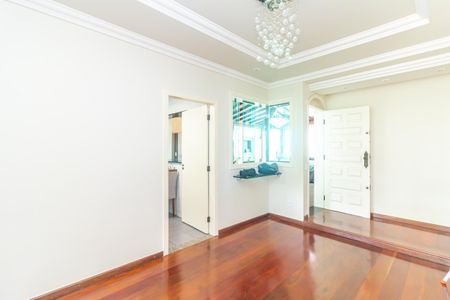 Casa à venda com 2 quartos, 230m² em Ipiranga, Belo Horizonte