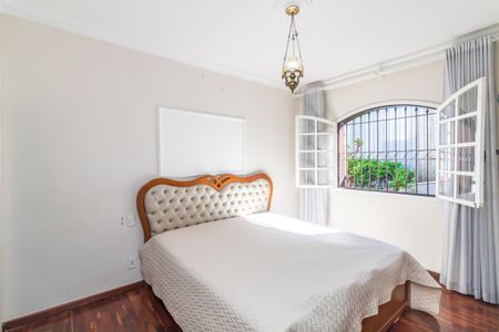 Casa à venda com 2 quartos, 230m² em Ipiranga, Belo Horizonte