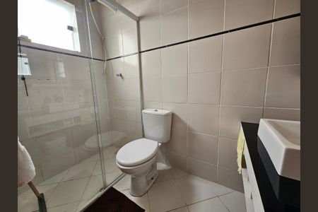 Casa para alugar com 290m², 4 quartos e 2 vagas Casa para alugar com 290m², 4 quartos e 2 vagasBanheiro da Suíte 1