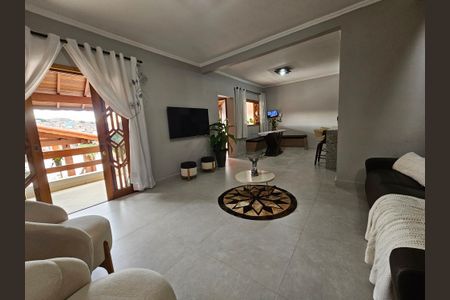 Casa para alugar com 290m², 4 quartos e 2 vagas Casa para alugar com 290m², 4 quartos e 2 vagasSala