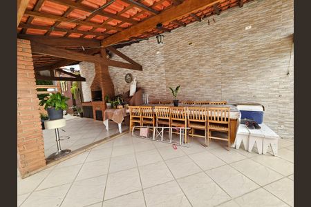 Casa para alugar com 290m², 4 quartos e 2 vagas Casa para alugar com 290m², 4 quartos e 2 vagasChurrasqueira