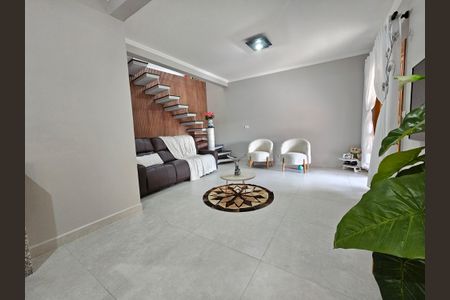 Casa para alugar com 290m², 4 quartos e 2 vagas Casa para alugar com 290m², 4 quartos e 2 vagasSala