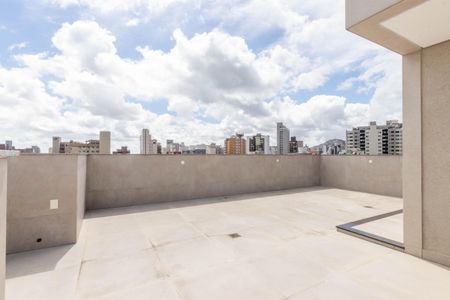 Apartamento à venda com 169m², 3 quartos e 2 vagas Apartamento à venda com 169m², 3 quartos e 2 vagasTerraço