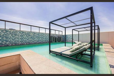 Apartamento à venda com 31m², 1 quarto e sem vagaÁrea comum - Piscina