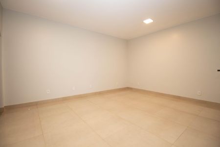 Casa de condomínio para alugar com 270m², 3 quartos e 2 vagas Casa de condomínio para alugar com 270m², 3 quartos e 2 vagasSala