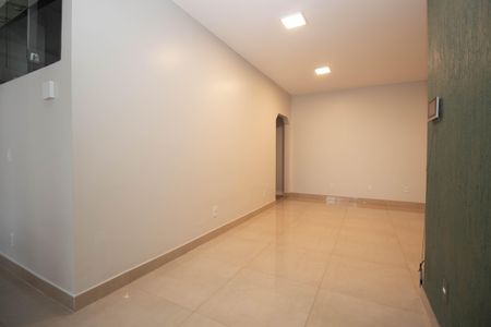 Sala de casa de condomínio para alugar com 3 quartos, 270m² em Condomínio Jardim Botânico V, Brasília