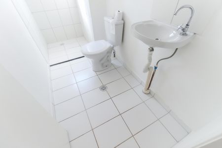 Apartamento para alugar com 49m², 2 quartos e sem vaga Apartamento para alugar com 49m², 2 quartos e sem vagaBanheiro