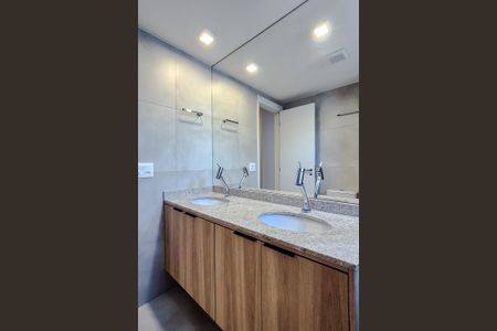 Apartamento à venda com 140m², 3 quartos e 2 vagasBanheiro da Suíte
