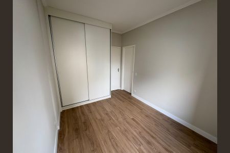 Quarto de apartamento à venda com 1 quarto, 54m² em Cambuí, Campinas