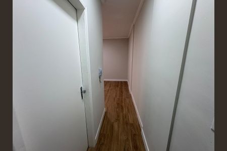 Corredor de apartamento à venda com 1 quarto, 54m² em Cambuí, Campinas