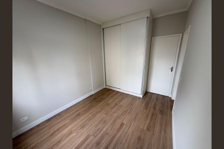 Quarto de apartamento à venda com 1 quarto, 54m² em Cambuí, Campinas
