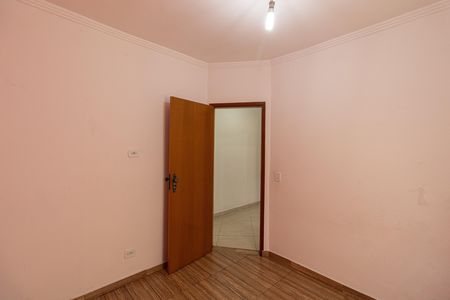 Quarto 1 de casa para alugar com 3 quartos, 43m² em Vila Carmosina, São Paulo