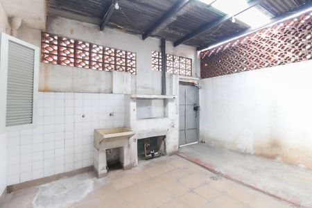 Casa à venda com 206m², 2 quartos e 1 vagaQuintal - Área de Serviço