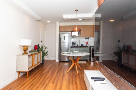 Sala de apartamento para alugar com 2 quartos, 49m² em Vila Anastácio, São Paulo