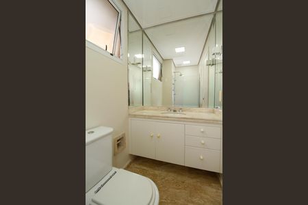 Apartamento para alugar com 112m², 2 quartos e 3 vagas Apartamento para alugar com 112m², 2 quartos e 3 vagasBanheiro da Suíte 2